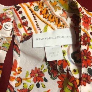 New York & Company Tops - NY & Co Sleeveless abstract blouse New York & Company Tops - NY & Co Sleeveless abstract blouse